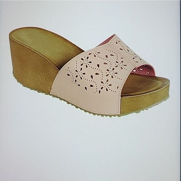 BRAND NEW FOREVER WOMEN"S WEDGE STYLE PEEP TOE SANDAL - Picture 1 of 15
